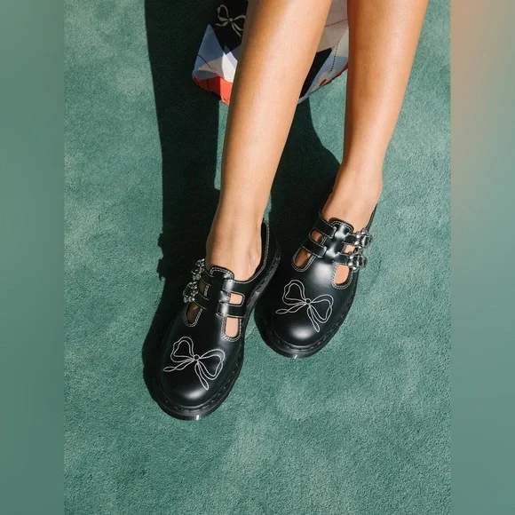 Lisa Says Gah - Claire Mary Jane - Picture 2 of 4